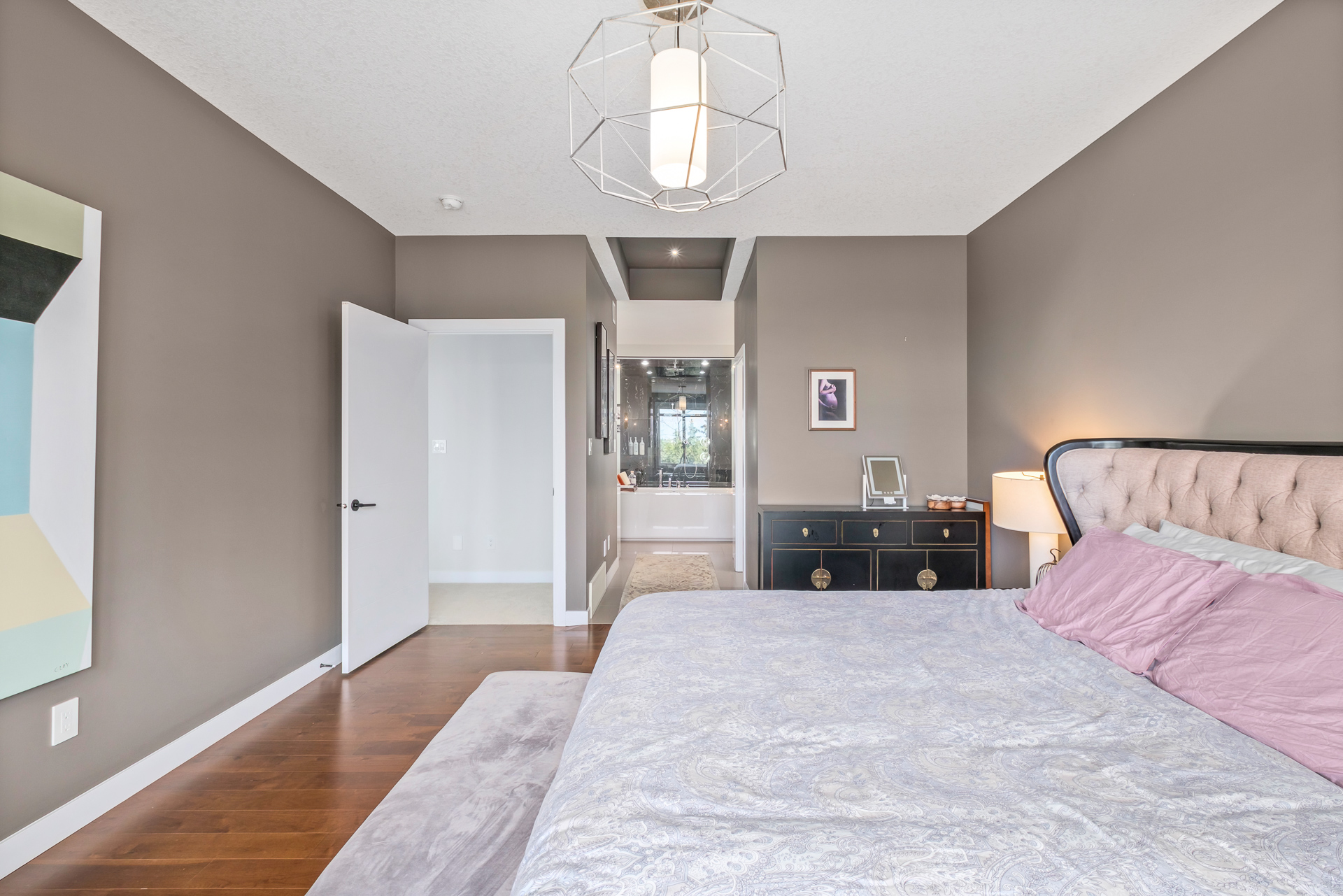 Primary suite alternate view